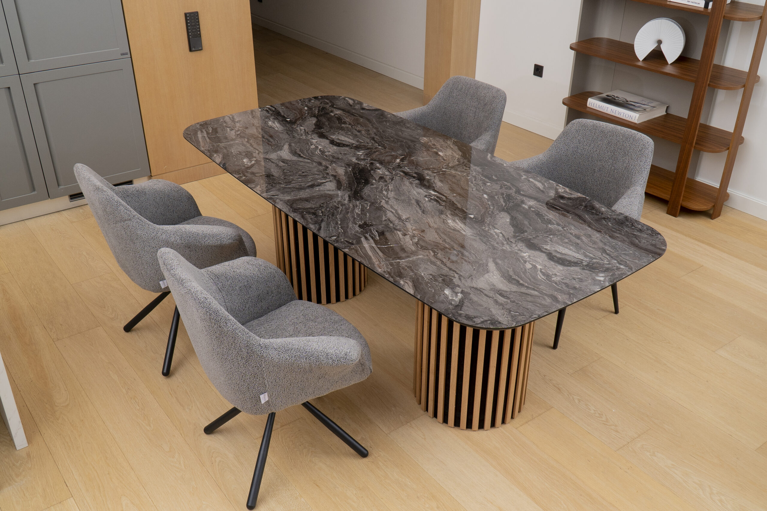 Valgomojo stalas Oslo 220 / Cosmos High Gloss, Pilkas