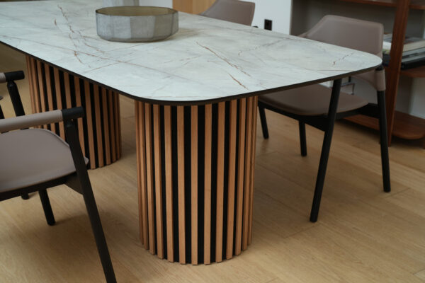 privee table home4481 small.jpg