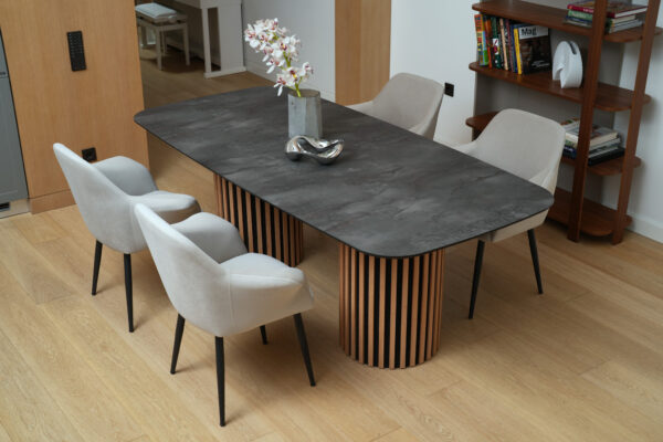 privee table home4543 small.jpg