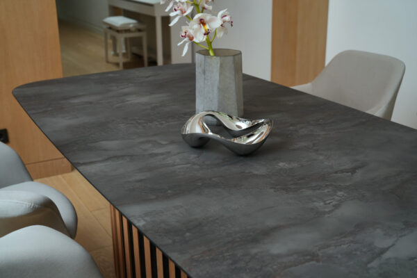 privee table home4566 small.jpg