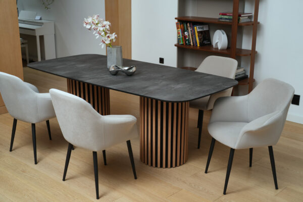 privee table home4570 small 1.jpg