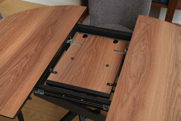 privee table home 0006 small.jpg
