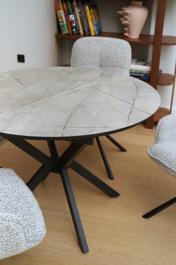 privee table home 9847 small scaled 1.jpg